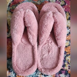 Source Unknown Pink Fuzzy Slippers